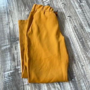 Lululemon On the Fly 7/8 Pant, size 6